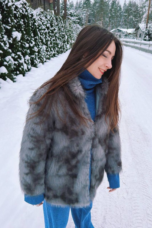 Обзор: меховой жакет бренда ZIQIAO      Бренд ZIQIAO - это дочерний бренд Fan...