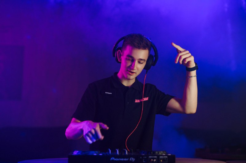 Диджей  Меняем твой драйв на деньги!  Бар Зажигалка ищет ДИДЖЕЯ в ночные смен...