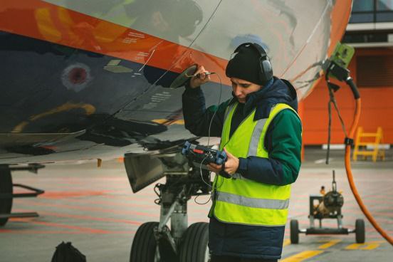 Авиационный техник по приборам и электрооборудованию  от 125 000 ₽ за месяц, ...