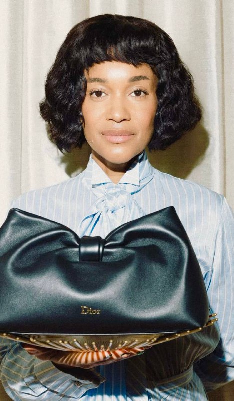 Одна из самых обсуждаемых и желанных сумок прямо сейчас представлена в ассорт...