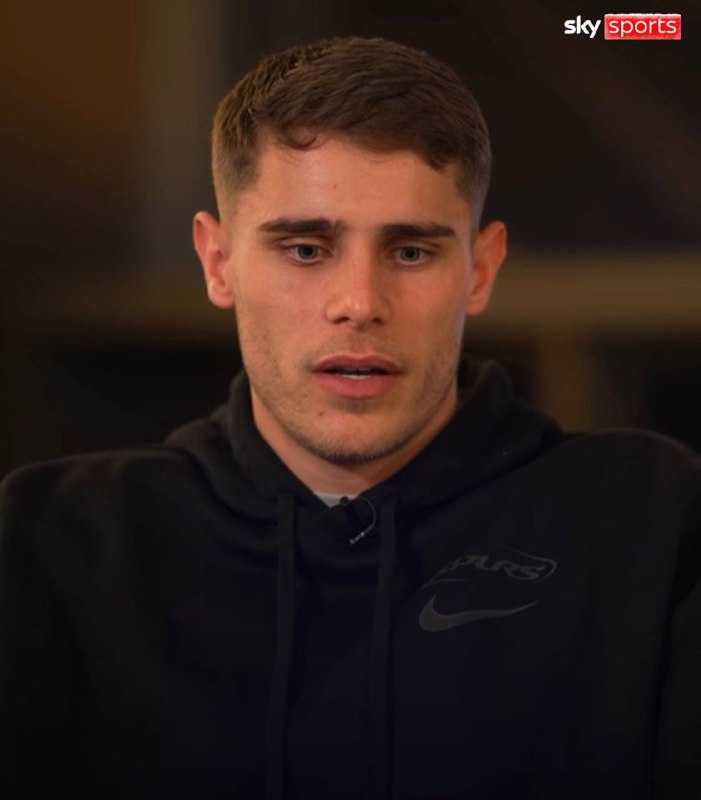 Микки Ван Де Вен прокомментировал эпизод, в котором он нанёс травму нападающе...