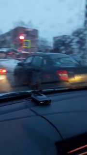 Автомобиль взорвался на дороге в Новгородской области  'Рено' загорелся во вр...
