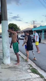 Переиграл и уничтожил.           .