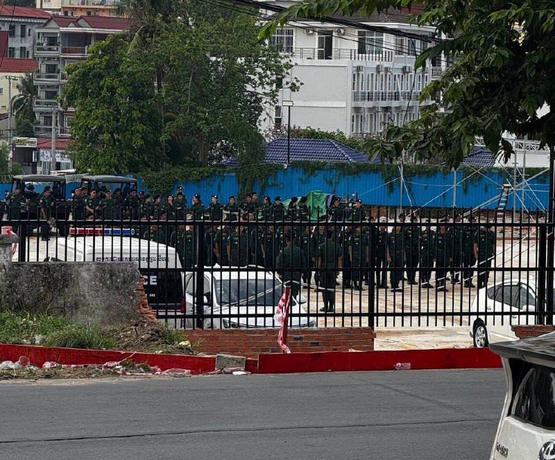 Công an đang tập trung rất nhiều ở Sihanouk   Mọi người chú ý nhé