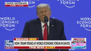 Lors du Forum économique à Davos, Donald Trump se moque gentiment d'Emmanuel ...