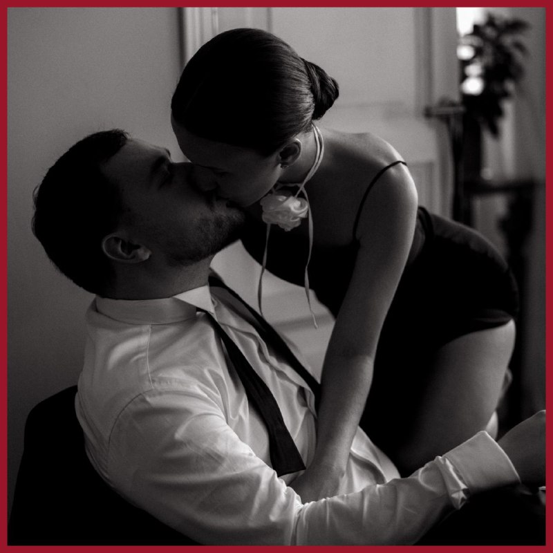 Каждый четвертый мужчина назвал чулки самым сексуальным элементом женского га...