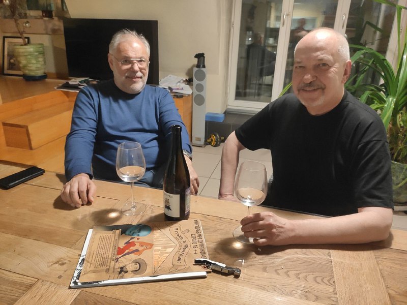 Мы с Михаилом Хазиным знакомы с 1993 года. Несколько раз нам доводилось вмест...