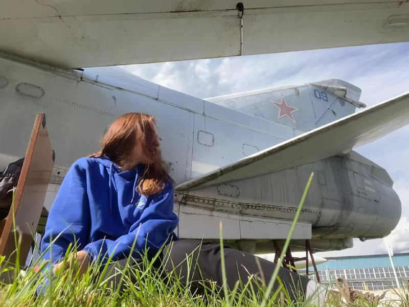 Один подарок победителю или по подарку двоим? Да!  Свитшот из MAI STORE за се...