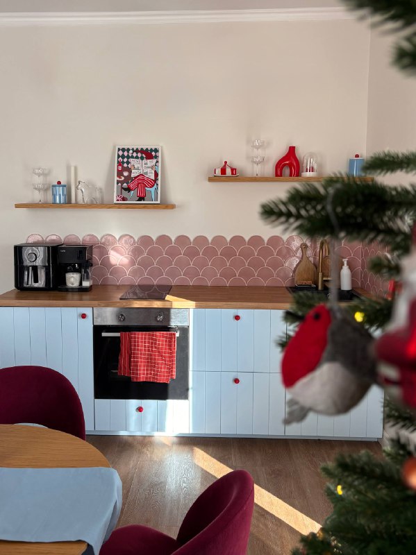 вот! убрала в редакторе люстру и постеры, мне так гораздо больше нравится   в...