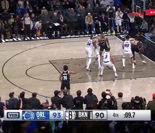 Тем временем наш Дёмин (потому что ЦСКА и Тринта) играет в НБА все лучше и лу...