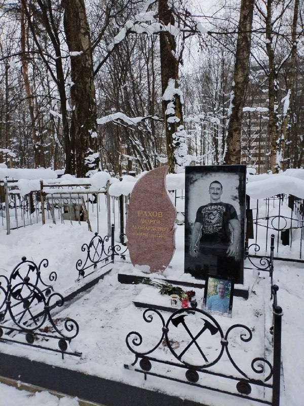 На старый новый год зашли с Максом к нашим парням, кофейку попили, старое доб...