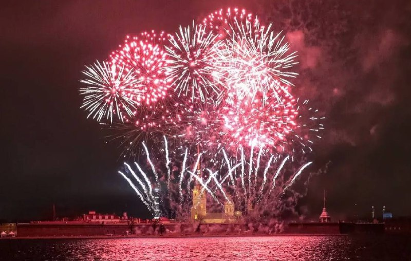 В честь полного освобождения Ленинграда от блокады в Петербурге запланирован ...