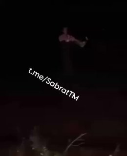 Elinde keleşle teslim olurken korkudan ne yapacağını şaşırıyor orospu.