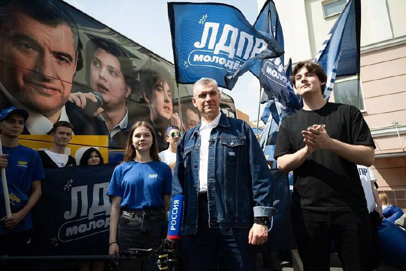 Поздравляю с Днём студента всех тех, кто, выбрав свою альма-матер, сквозь тер...