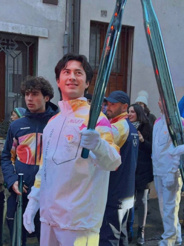 Звёзды «Жаркого соперничества» стали факелоносцами на олимпийской эстафете.  ...