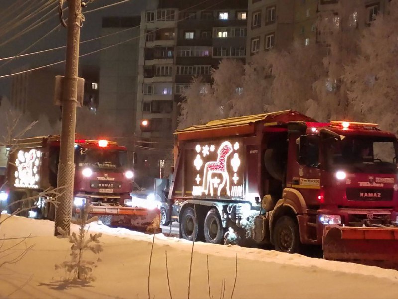 По пути домой встретила такие красивые снегоуборочные машины   От подписчика