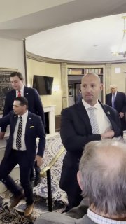 Дональда Трампа и Илона Маска снова засняли вместе. Что-то мутят.  @usaperiod...